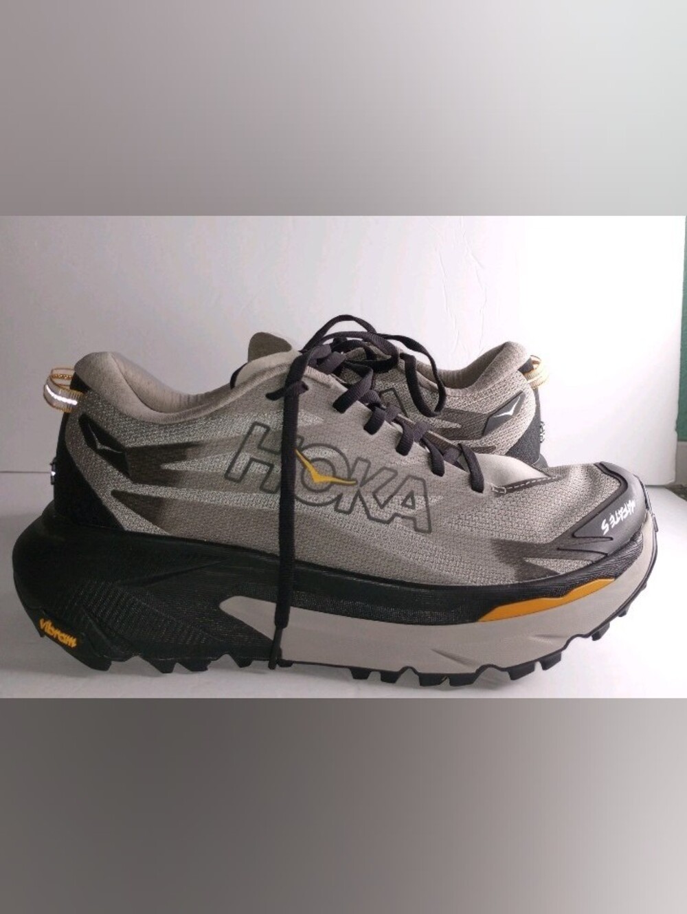 Hoka MAFATE 5 TRAIL shoes men’s size 9 color is cement/Black.